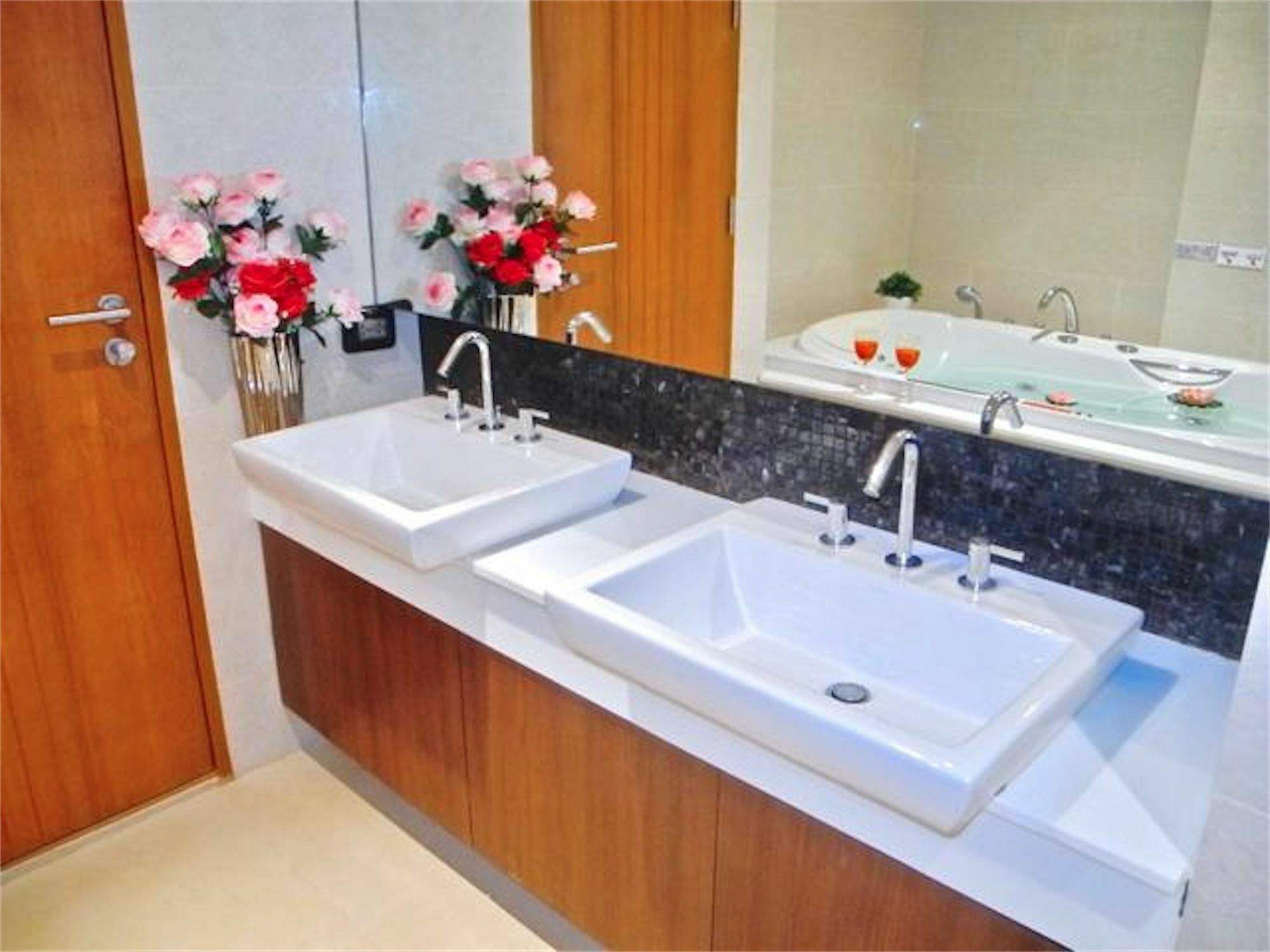 The Privilege Residence : 1 Bedroom Apartment In Patong 外观 照片